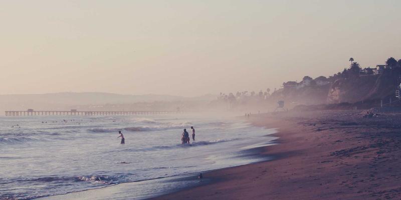 量子密钥分发(QKD)技术：重塑未来网络技术与Web开发安全的新基石